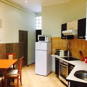 Apartamento Kaz7 Kazinczy, Budapest